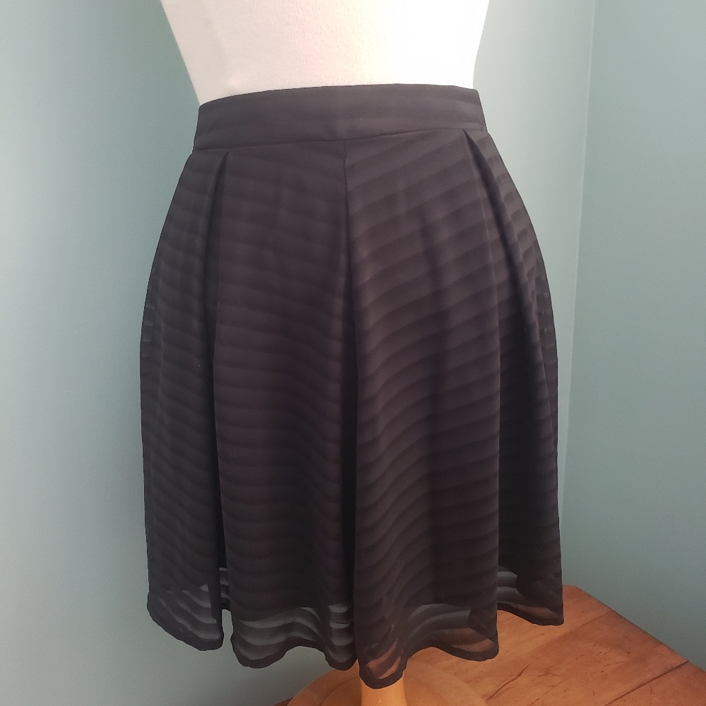 Black Altar'd State skirt sz M